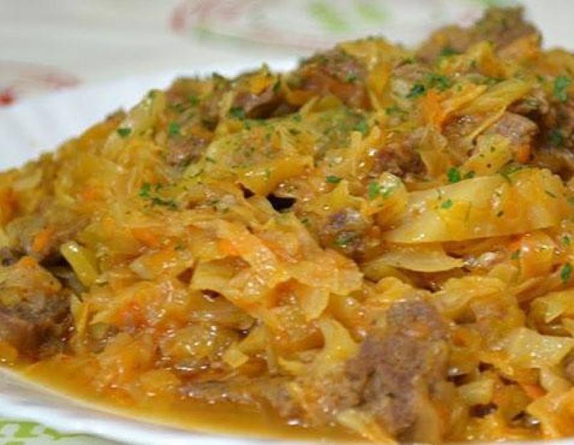 Тушеная картошка с капустой и солеными огурцами